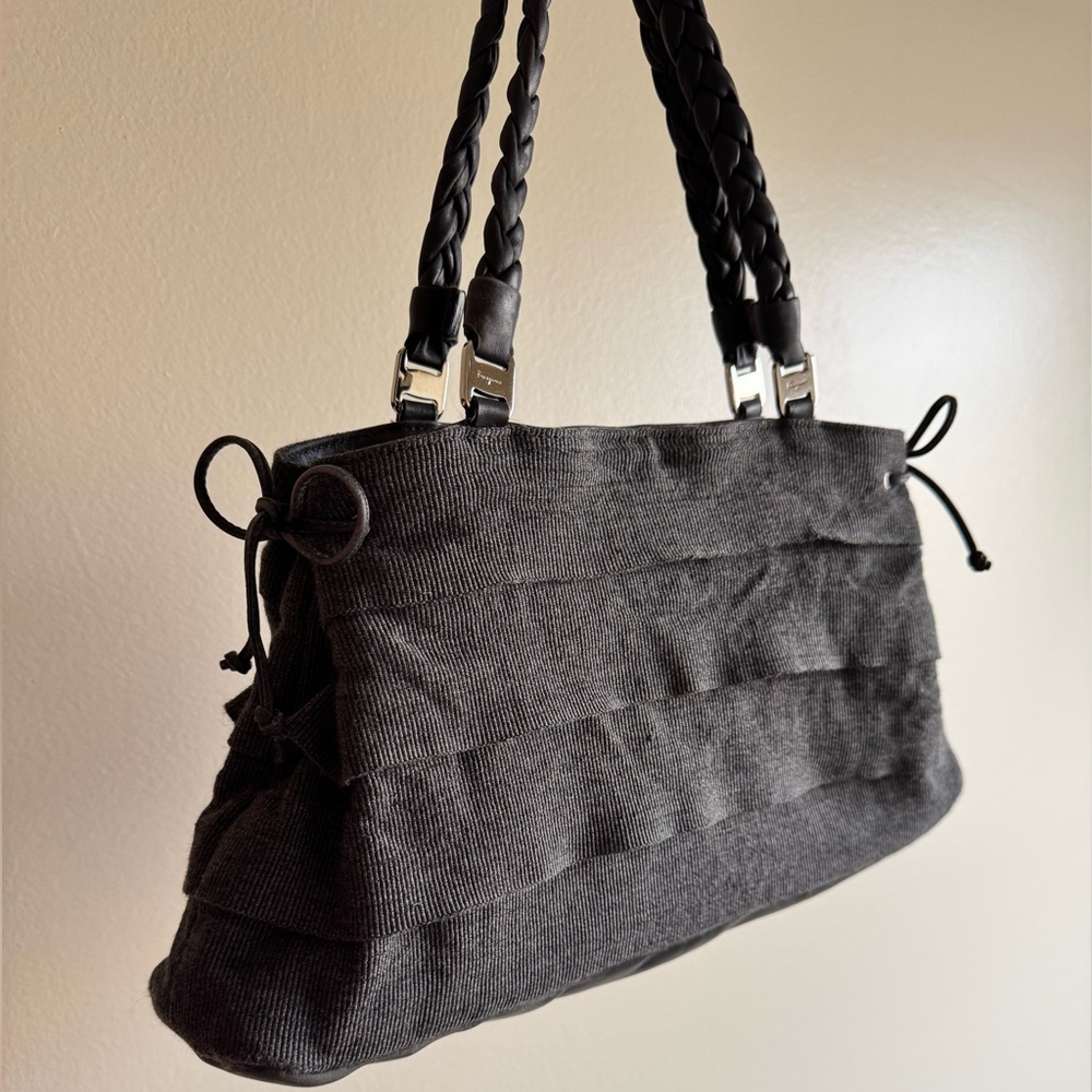 💝 Salvatore Ferragamo Vala Tote Bag Grey Canvas/ Silver H/W (Made in Italy) 💘